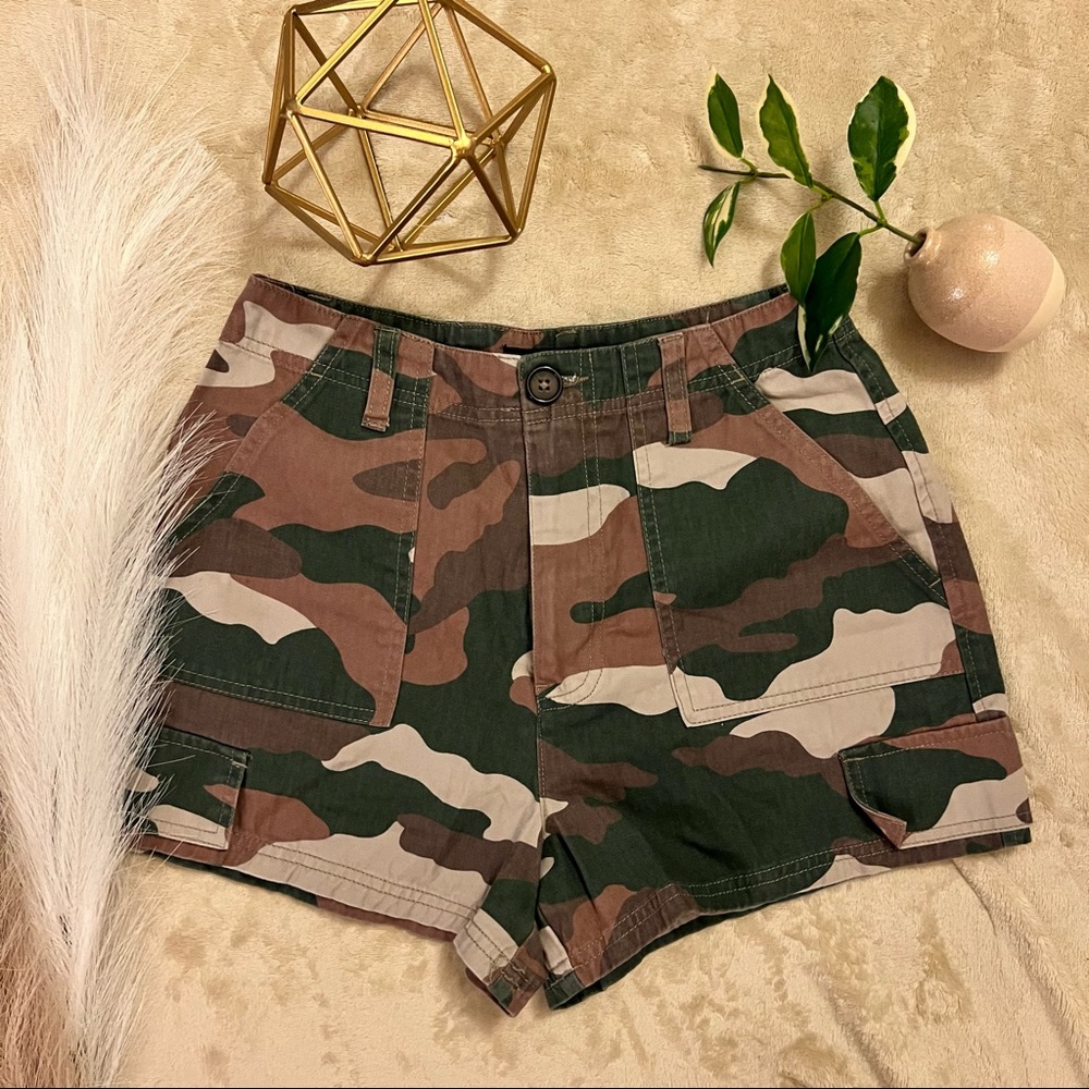 CAMOUFLAGE SHORT